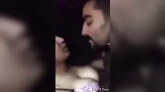 عراقية صديق اخوها واخدها على زبه ويصورها