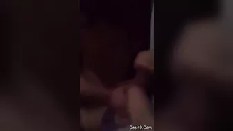 عراقية صديق اخوها واخدها على زبه ويصورها