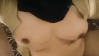 فشخ كس شرموطة بزازها مدورة وطيزها ناعمة