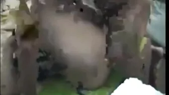 قحبه سعوديه حبيبها رافع رجليها ويحط زبه كامل في كسها