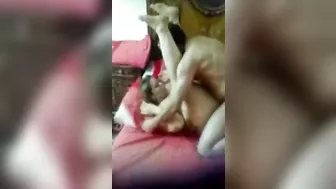 مصريه ملبن عشيقها فاشخ كسها نيك على السرير بكل الاوضاع