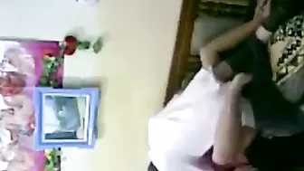 عراقية زوجها يصورها ويفشخ كسها نيك بكل الاوضاع