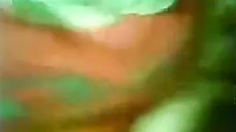 عراقية محجبة عشيقها ينيك كسها الضيق وتصرخ من المتعة