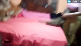 لبوه مصريه جامده الواد واخدها على حجره ونازل نيك فيها