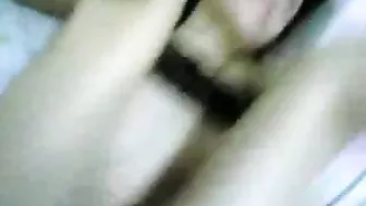 ملن عربيه بتعرض في بزازها الكبيره وهي بتتناك مع عشيقها