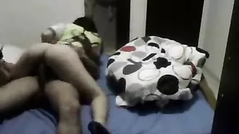 مصريه منحرفه بتمص الزب كله وبتركبه بكسها المولع