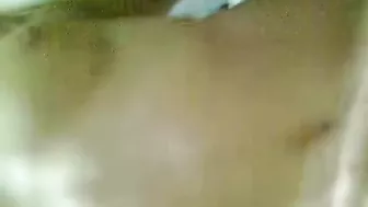 مصريه بتدلك زب اخوها وتحطه على كسها وتيجبهم
