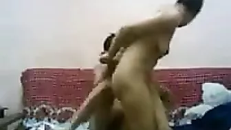 مصريه فلاحه نازله بكسها تنطيط على زب عشيقها وتتفضح