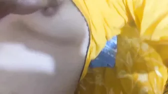 مصريه قشطه ببزاز مدوره حبيبها بينيك كسها وبيصورها