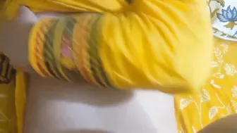 مصريه قشطه ببزاز مدوره حبيبها بينيك كسها وبيصورها