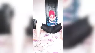 ممحونه محجبه بتهيج متابعينها على جسمها وترفع طيزها