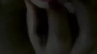 بت بجسم وبزاز اخر جمدان واخده زبه حبيبها في كسها وتدلع