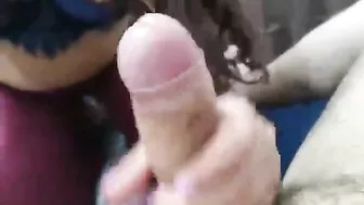 فرسه طيزها كبيره جارها واخدها على زبه بينططها ويصورها
