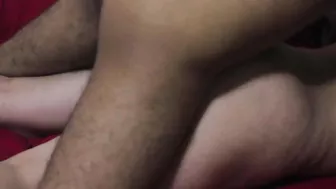 البت جامده رافعه طيزها واخوها بينيكها خلفي وتقوله كمان