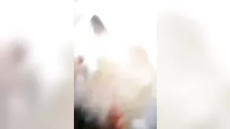 فلاحه مولعه عشيقها مطلع بزازها ونازل فيها مص وتقفيش