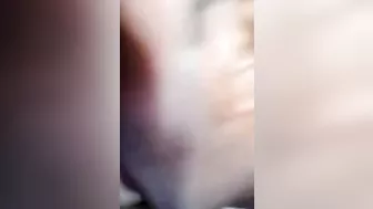 فلاحه مولعه عشيقها مطلع بزازها ونازل فيها مص وتقفيش