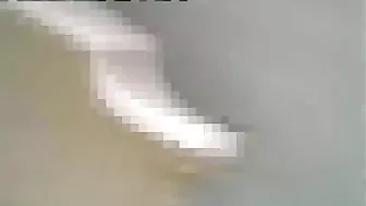 لبوه مصريه نايمه على السرير وعشيقها بيصورها بعد نيكها
