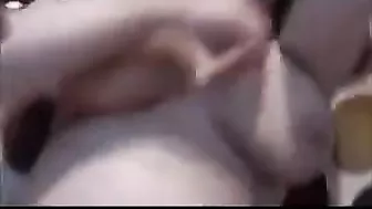 مربربه ملبن بجسم نار نايمه على الارض وعشيقها راكبها