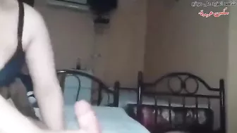 فرسه مصريه مربربه ماسكه الزبر وبتمصه بكل هيجان لحبيبها
