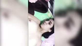 ملبن مصريه ببزاز كبيره بتتناك وتتصور من حبيبها الجديد