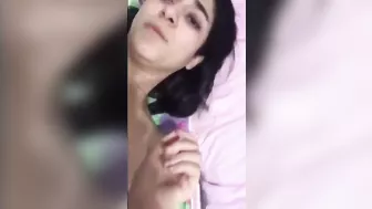 ملبن مصريه ببزاز كبيره بتتناك وتتصور من حبيبها الجديد