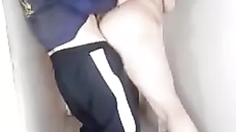 بت ملبن على الاخر جارها مش راحمها نيك خلفي عنيف
