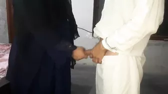 الخياط الهيجان بينيك كس عراقية ويصورها بالمال