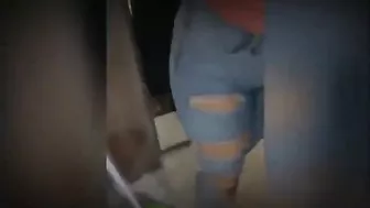 شرموطه خليجيه فاتحه رجليها وتبلع الزب كامل في كسها