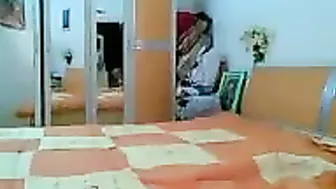 عراقية هاجت على الزب وحبيبها يقفش بزازها ويركبها زبه