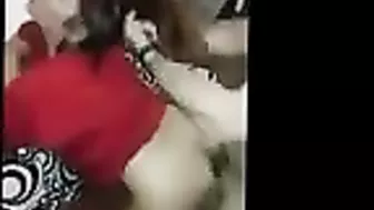 لابسة لحبيبها الحمر وبتتناك خلفي على الواقف وتدلع