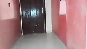 مربربة عراقية جارها ينيك طيزها على الواقف بالمال