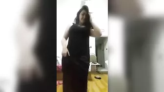 جسم ملبن وبزاز كبيره وجامده لعربيه بتدلع في النودز
