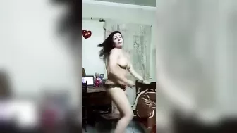 بت مصريه جامده بترقص للزبون وتدلع في الفيديو