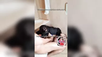 الشرموطة تقوله نيك طيزي اوي حبيبي وجيب لبنك عليها