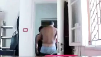مربربه فلاحه بتمص الزب في بيت جارها وتبلعه في طيزها