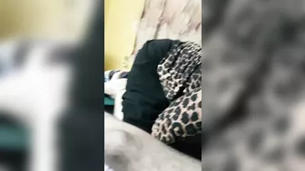 مصريه محجبه اخوها بيصورها وهي ماسكه في زبه وبتمصه