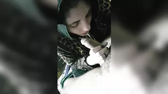 مصريه محجبه اخوها بيصورها وهي ماسكه في زبه وبتمصه