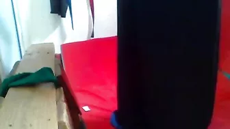 جامده بتمص الزب زي المحرومه وتنزل بطيزها الكبيره عليه