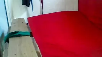 جامده بتمص الزب زي المحرومه وتنزل بطيزها الكبيره عليه