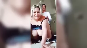مربربه عربيه رافعه طيزها وبتتناك خلفي من ابن اخوها