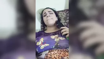 متناكه مصريه بتتناك من الزبون وبتكلم حبيبها في التلفون