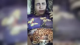 متناكه مصريه بتتناك من الزبون وبتكلم حبيبها في التلفون