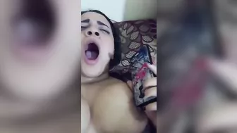 متناكه مصريه بتتناك من الزبون وبتكلم حبيبها في التلفون