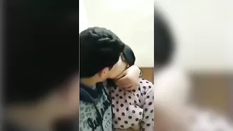 واد هيجان واخد بنت خالته البيت ونازل بوس ونيك فيها