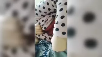 واد هيجان واخد بنت خالته البيت ونازل بوس ونيك فيها