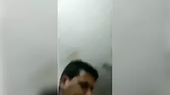 واد هيجان واخد بنت خالته البيت ونازل بوس ونيك فيها