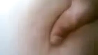 مدام عراقية ماسكه في الزب وتمصله وتحطه بكسها