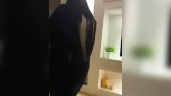 سعودية طيزها كبيرة تتناك بجميع الاوضاع بمقابل المال