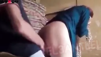 لبوه محجبه ابن عمها زانقها في البيت ومش راحم طيزها نيك