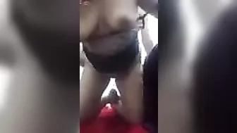 مصريه ملبن بتاخد الزب في طيزها وبزازها الكبيره بتلعب
